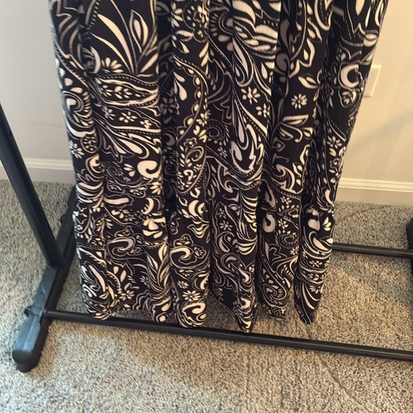 NWT Dress HAWAIIAN PAISLEY Crepe Split Ruffle Neck Maxi Dress Black Sleeveless - Picture 15 of 15